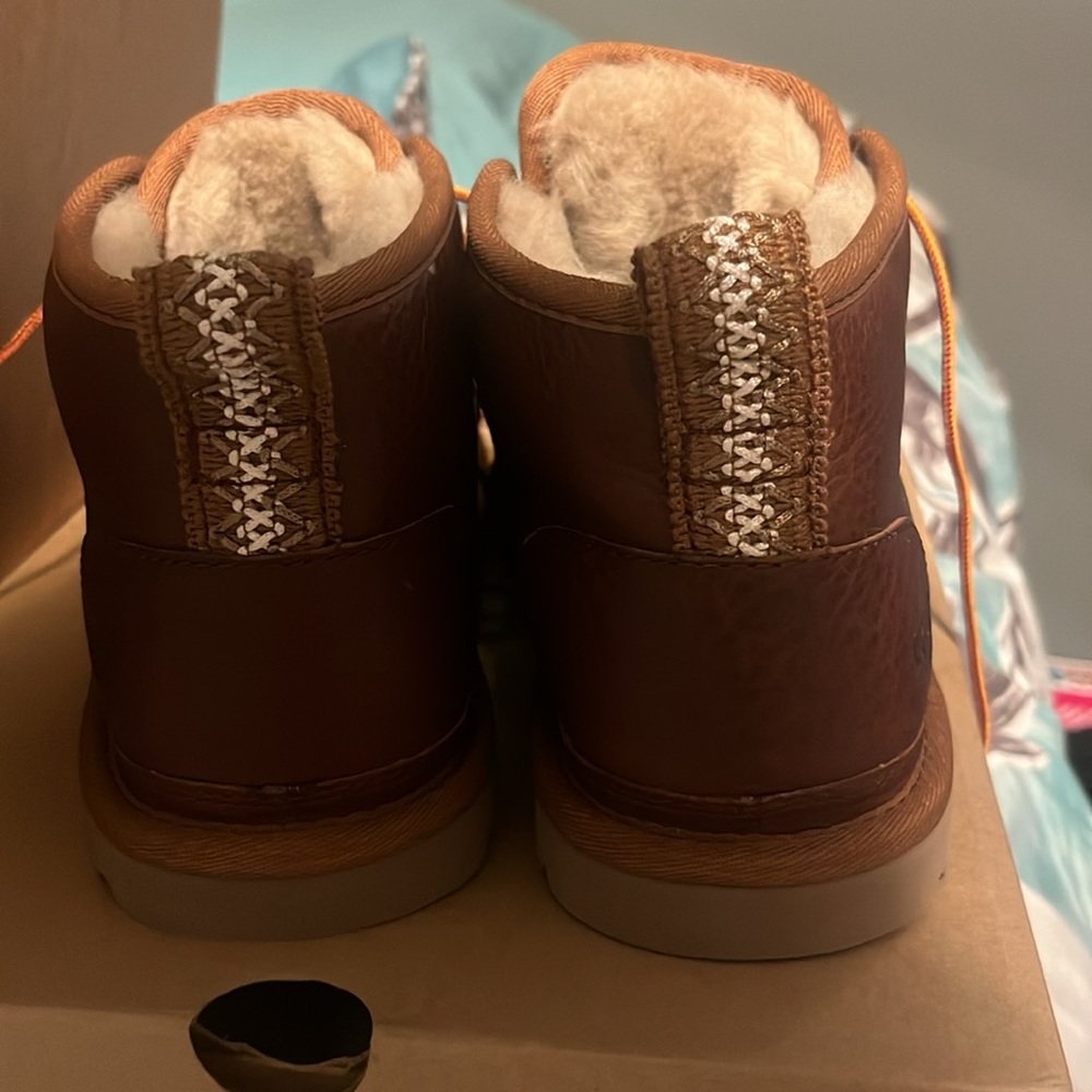 UGG neumels - Picture 3 of 5